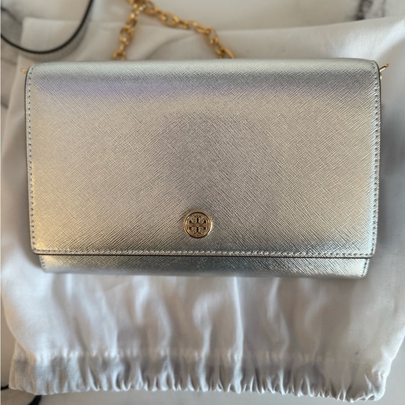 Tory Burch Silver Leather Robinson Wallet On Chain – Brand New - Picture 11 of 11